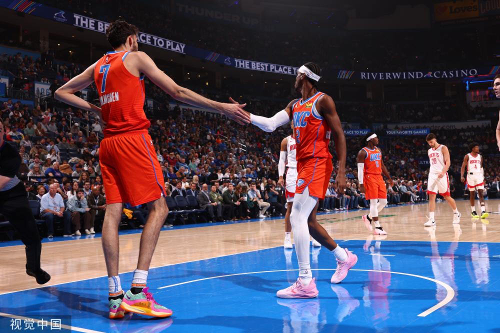 个沉重的打 个沉重的打