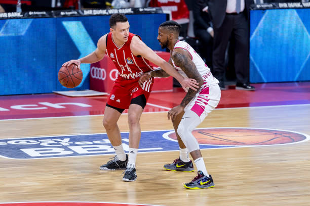 阿玛德挺身 阿玛德挺身